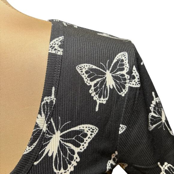 NWT Ribbed Butterfly Scoop Neck Top Size 1X Black & White Short Sleeves - Picture 5 of 8